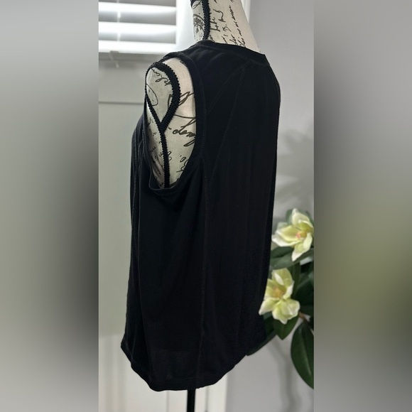 ✨ Zuda Black Tank Top – Size XL ✨ - Picture 5 of 11